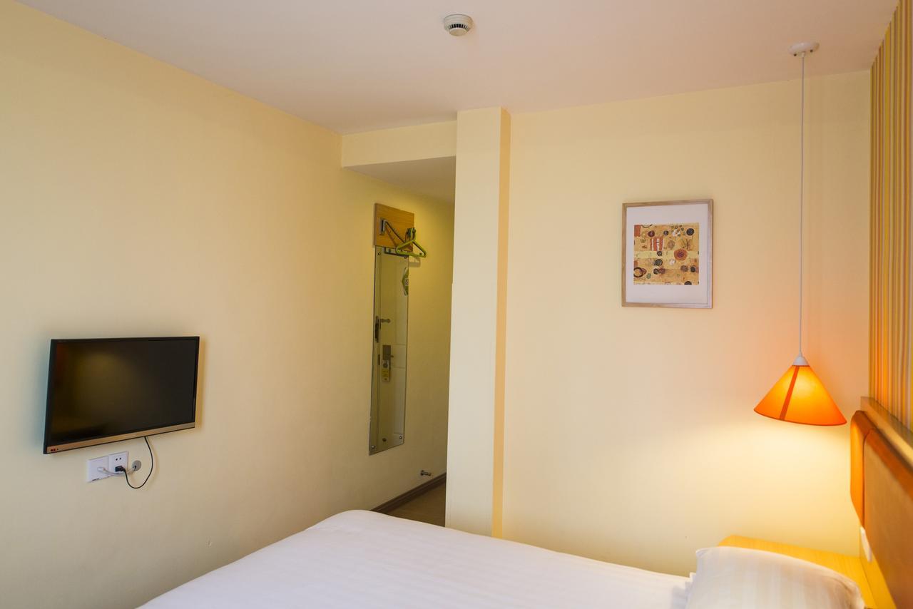 Home Inn Chongqing Nanping Pedestrian Street Branch ภายนอก รูปภาพ